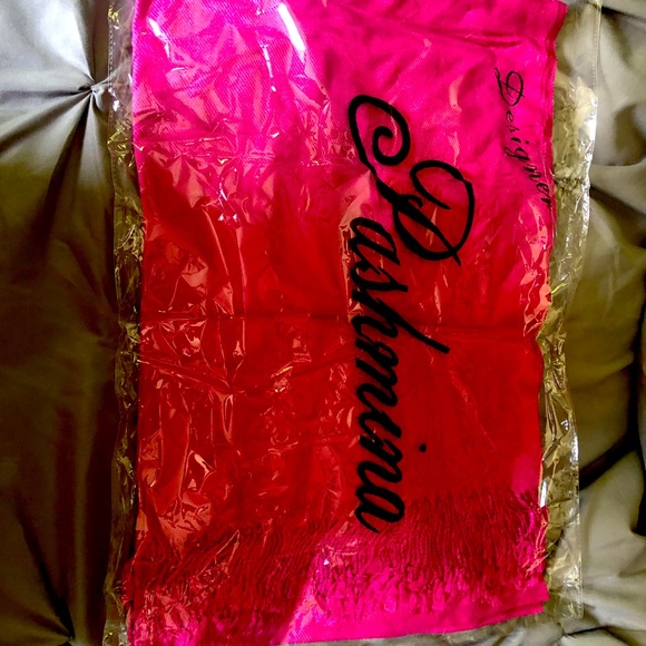 Pashmina - Picture 1 of 1